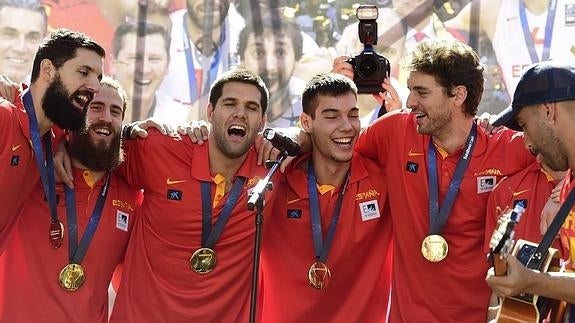 El 20 de septiembre de 2015 la selección española de baloncesto se proclamaba ganadora del Eurobasket, «20915» podría ser también un número ganador. 