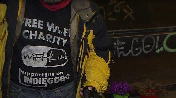 Praga convierte a sus 'sintecho' en routers Wi-Fi andantes