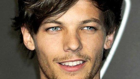 Louis Tomlinson, de One Direction, aparece con cara de resaca