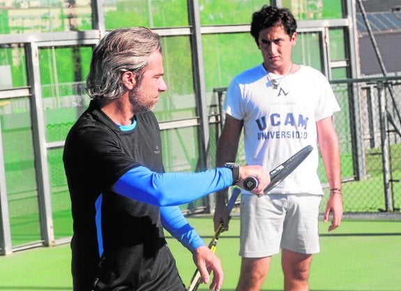 Monachesi, ayer, con Nicolás Almagro. 