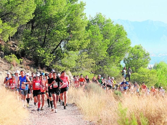 Corredores en una prueba por El Valle de Murcia. 