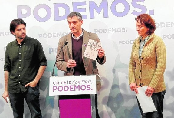 Javier Sánchez, Óscar Urralburu y María Marín, ayer durante la rueda de prensa. 