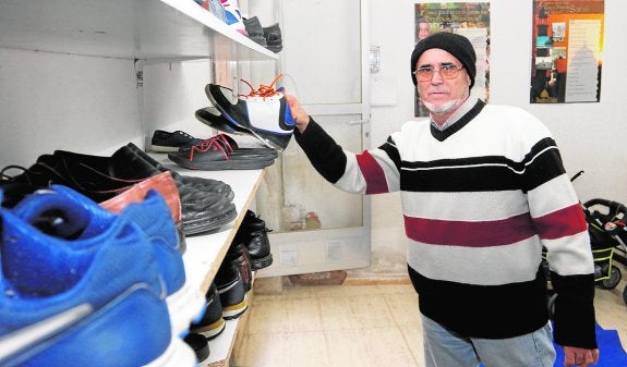 Pedro, un vecino de Beniel convertido el Islam, ayer, en la mezquita de Aljucer. 