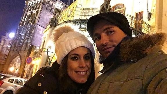 Víctor y Raquel pasean su amor por Praga. 