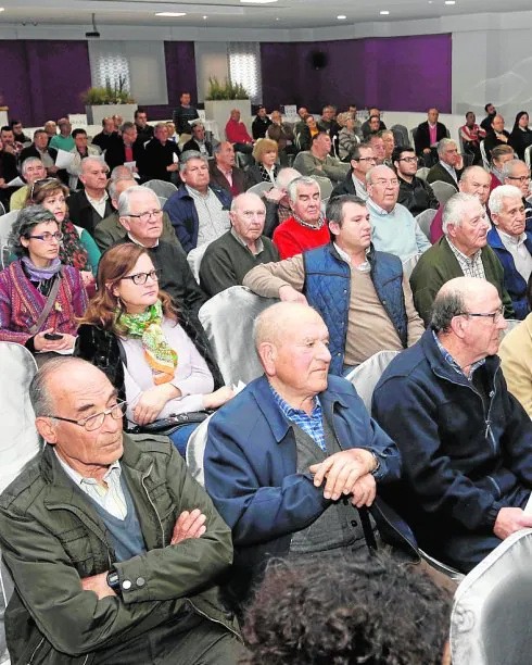 Los hacendados, ayer, durante la asamblea.