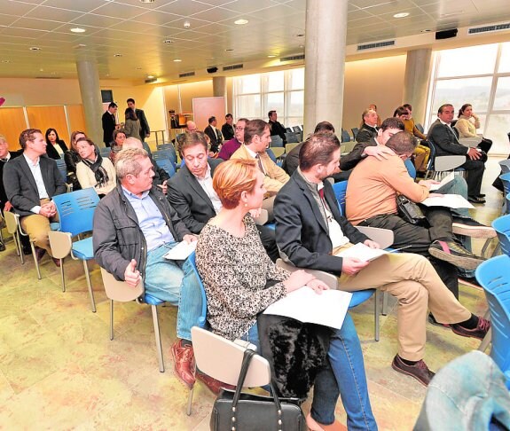 Empresarios en la jornada del Info celebrada ayer. :: paco alonso / agm
