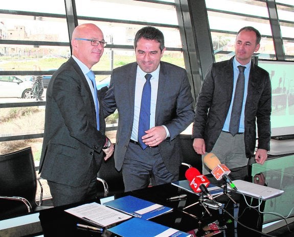 Juan Hernández, Joaquín Buendía y Javier Celdrán, ayer. 