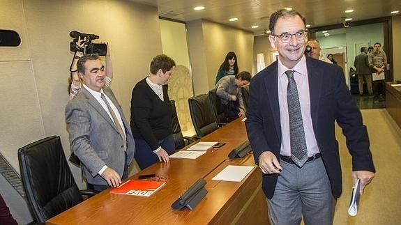 Joaquín Bascuñana, este miércoles, durante su comparecencia en la Asamblea Regional.