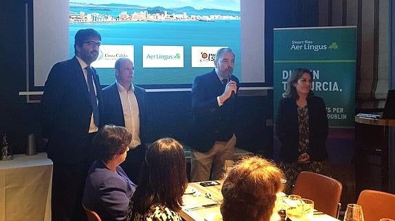 El director general del Instituto de Turismo, Manuel Fernández-Delgado, en la presentación de la mano de Turespaña de la nueva conexión aérea de 'Aer Lingus' entre Dublín y Murcia–San Javier, que comenzará a operar a partir del próximo domingo 27 de marzo.