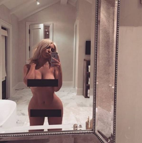 El últimpo selfie polémico de la mayor del clan Kardashian. 