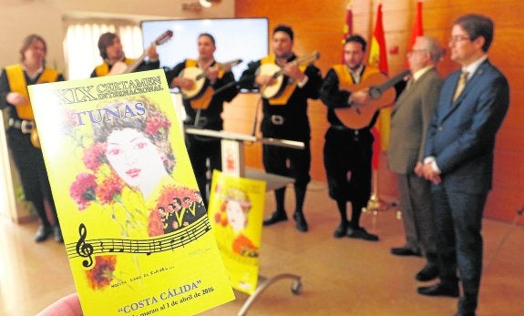 Presentación ayer de la decena de actividades programas para el certamen de tunas.