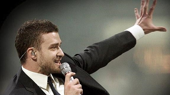 Justin Timberlake, cantante y actor estadounidense, ofrece un recital en el Amsterdam Arena. 