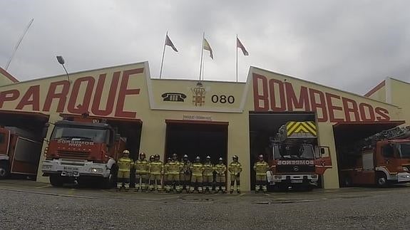 Los bomberos del Parque de Murcia durante el homenaje. 