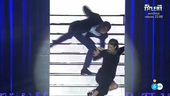 Laura se cae en las escaleras de Gran Hermano Vip.