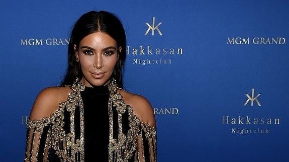 Kim Kardashian induce al consumo de hierba en Coachella