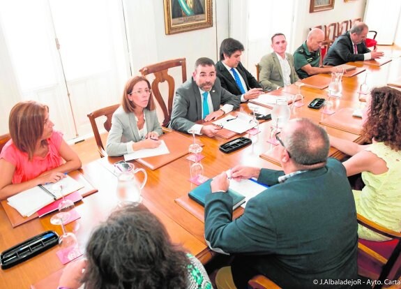 López y delegados judiciales y policiales en septiembre. 