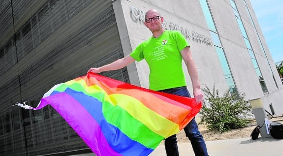 Jesús Costa, de No te prives, ayer, ante la sede judicial. 