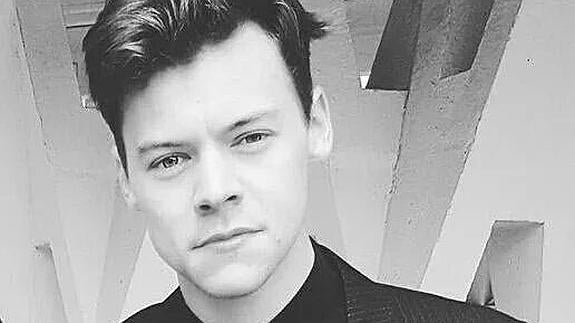 Harry Styles, las compañías se pelean por un contrato con el de One Direction