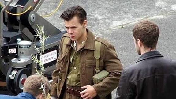 Harry Styles, de One Direction, pillado en sus primeros días como actor