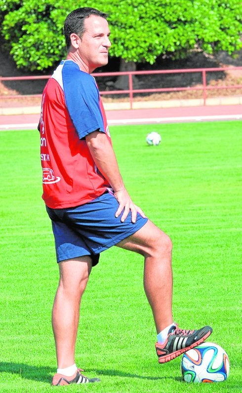 Paco García, en un entrenamiento de La Hoya. 