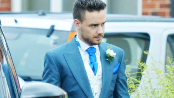 Liam Payne, muy elegante en la boda de su hermana.