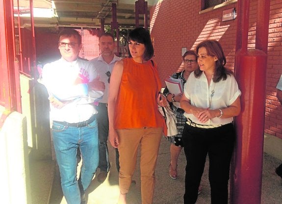 González, ayer, en el colegio Mariano Aroca. 