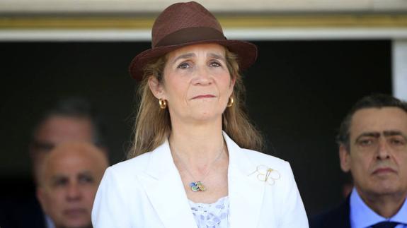 La infanta Elena preside la Copa de S.M El Rey Trofeo El Corte Inglés, celebrado en la Casa de Campo de Madrid, en mayo de 2016. 