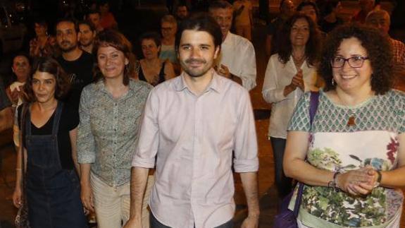 Javier Sánchez Serna, este domingo, en el cuartel de artillería. 