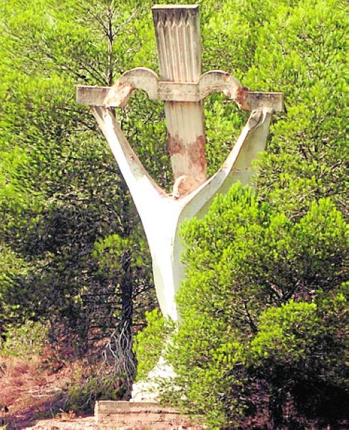 La escultura del Puerto de la Cadena.