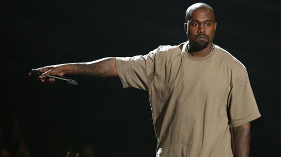 Kanye West, acusado de estafar a sus fans con su colección de ropa en una 'pop-up'