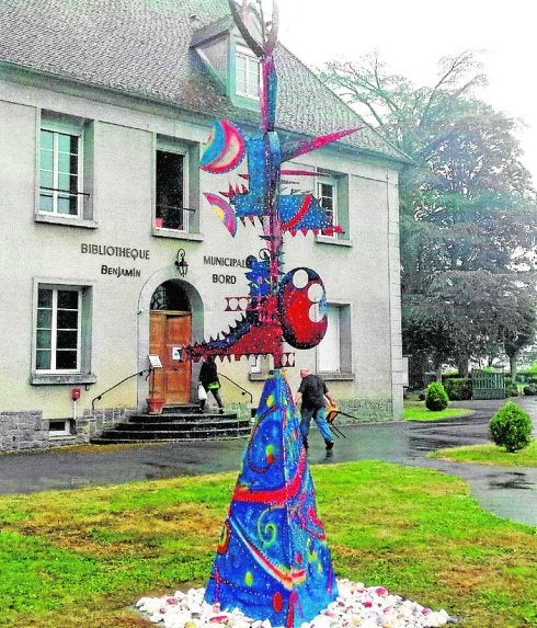 La escultura en homenaje al artista aguileño, llamada 'La energía de vivir'. 