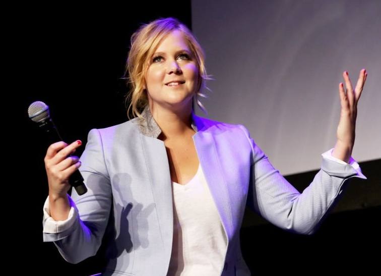 Amy Schumer escogería España si ganara Donald Trump