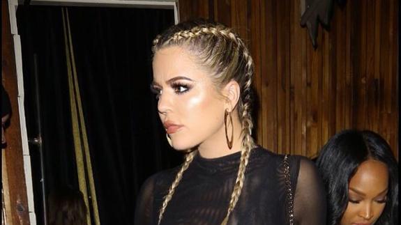 Khloe Kardashian confirma su relación con Tristan Thompson con un beso en Snapchat