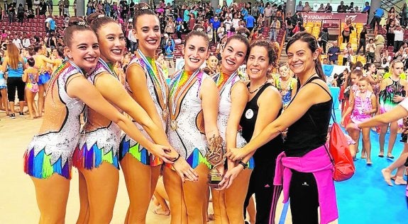 Integrantes del Club de Gimnasia Rítmica de Alcantarilla.