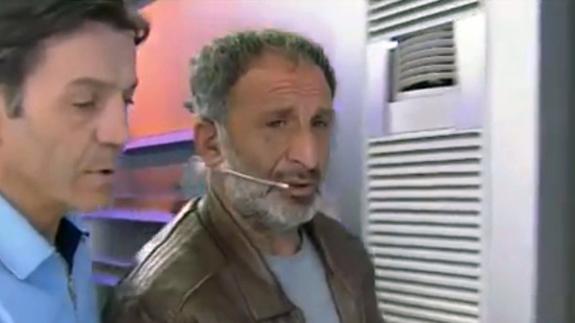 Himmet Akturk siendo detenido en pleno directo tras su confesión