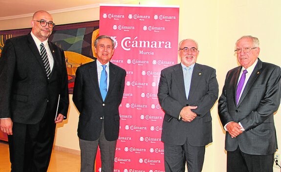 José Luis Mendoza, presidente de la UCAM, y Salvador Huertas, presidente de la Corte de Arbitraje. 