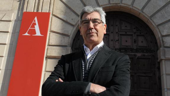 Martín Paez, frente al Almudí. 