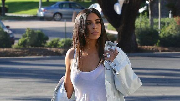 Kim Kardashian vuelve a Facebook y se arrepiente a las horas