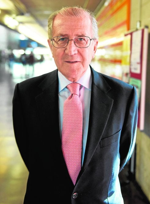 Balbino Prieto, ayer, antes de impartir su conferencia.