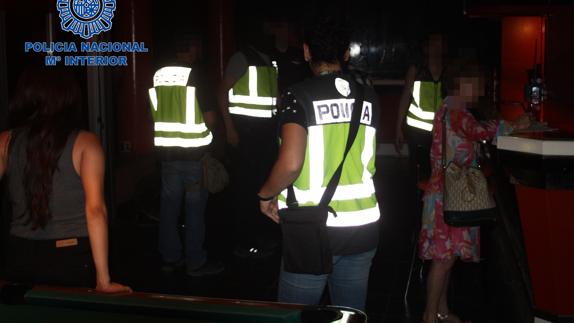 Intervención en uno de los clubes.