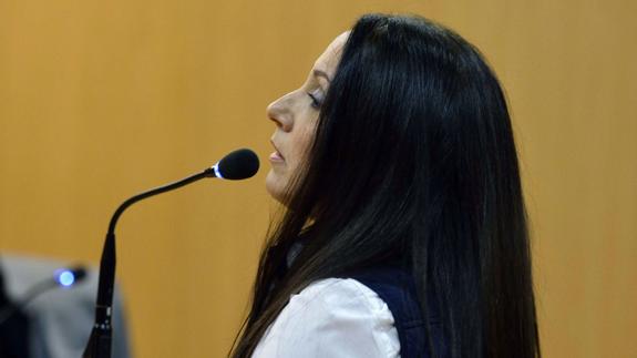 Mari Cruz Alburquerque, durante el juicio por el robo de armas.