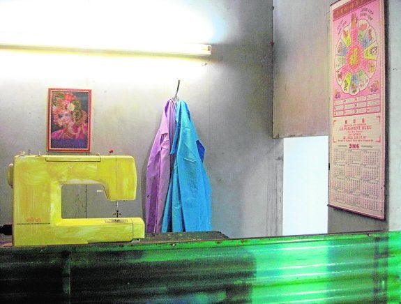 Uno de los montajes de La Ribot, en el Centro Párraga.