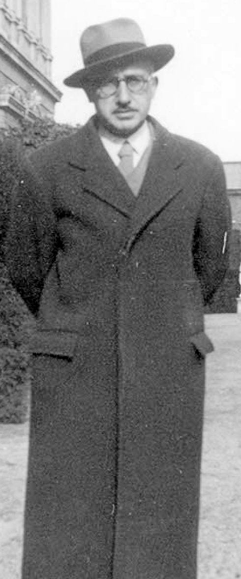 Antonio Oliver Belmás.