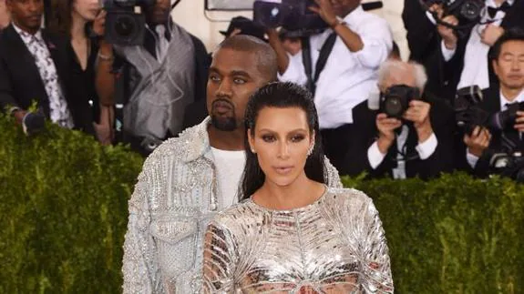 Kim Kardashian planea una fiesta sorpresa para su marido al salir del hospital