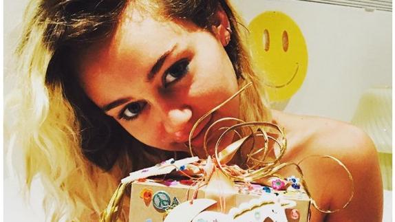 Miley Cyrus y Liam Hemsworth, sus mensajes más románticos