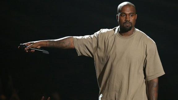 Kanye West sale del hospital clínico a la vez que filtran su llamada de emergencia