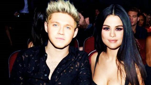 Niall Horan junto a Selena Gomez.