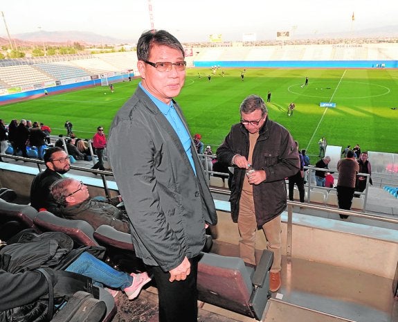 Xu Genbao, en el palco del Artés Carrasco. 