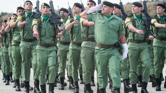 Desfile en el acuartelamiento de 'Santa Bárbara' de Javalí Nuevo.