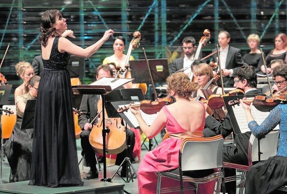Un instante del concierto en el Auditorio El Batel. 